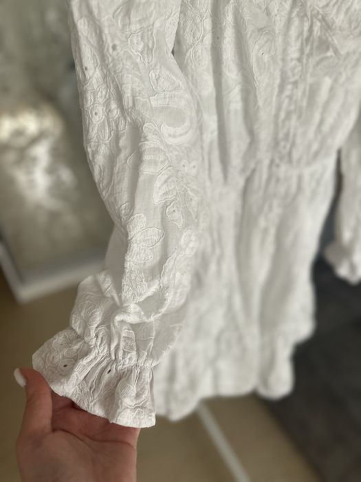 Неймовірна сукня