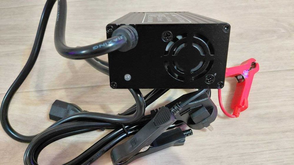 Розумний зарядний пристрій LiitoKala 14.6v 20a  для lifepo4