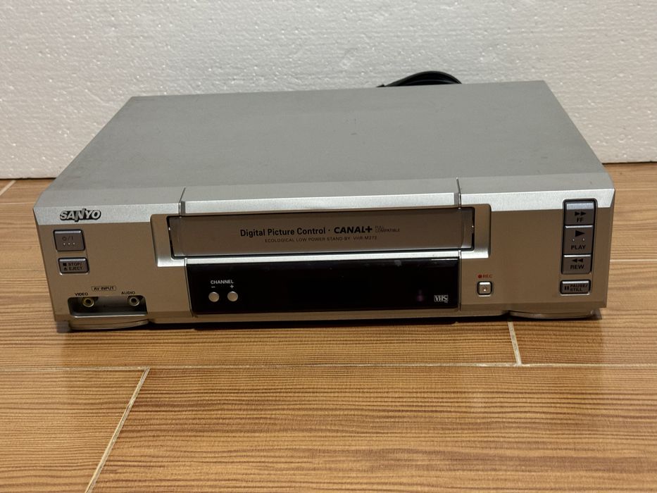 Leitor/Gravador VHS SANYO