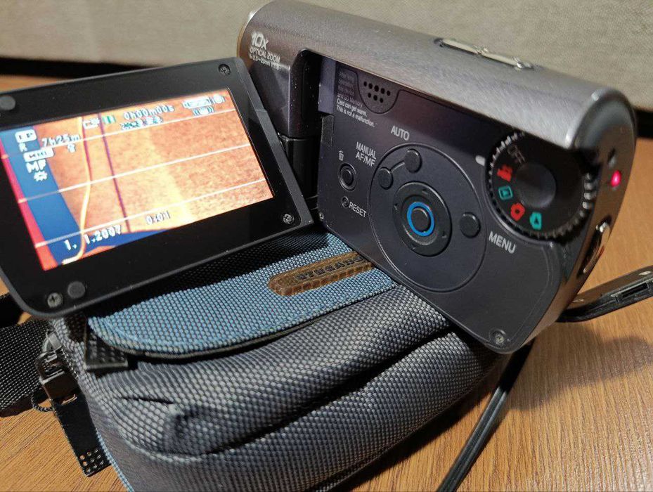 Відеокамера Panasonic SDR-S9