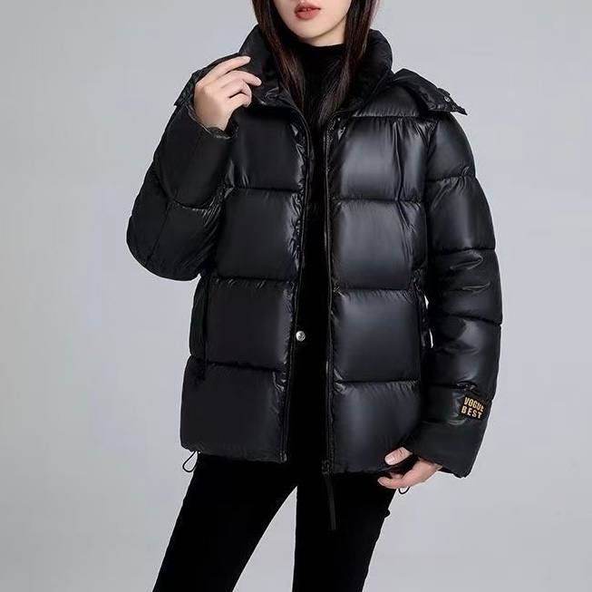 Жіноча зимова куртка з капюшоном чорна / Женская зимняя куртка