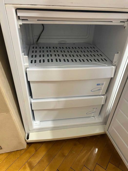 Надійний Двокамерний Холодильник POZIS (Морозилка Знизу)