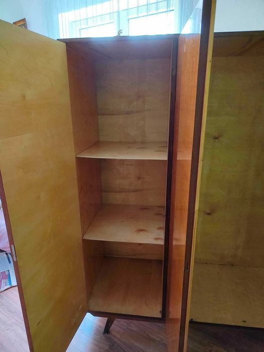 Szafa z połyskiem z czasów PRL