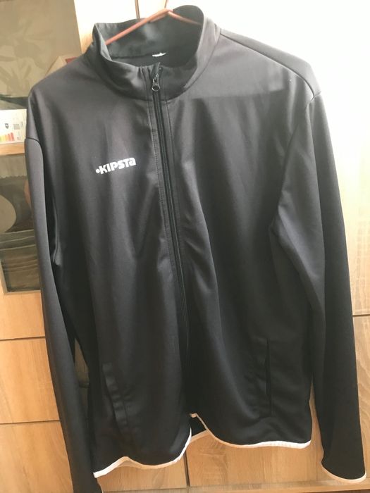 Męska bluza firmy Kipsta. Zapinana na zamek.