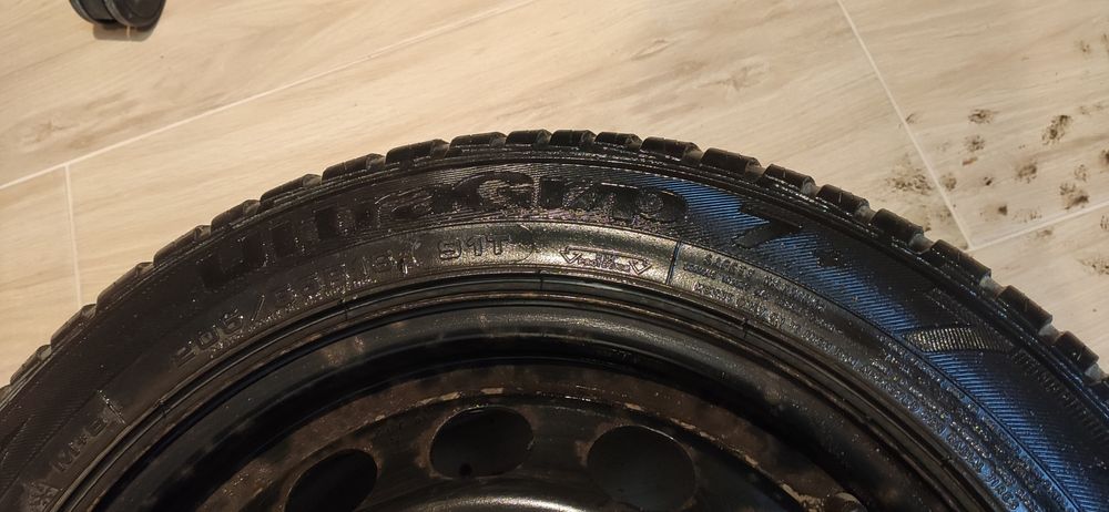 Koła zimowe Goodyear Ultragrip z felgami stalowymi