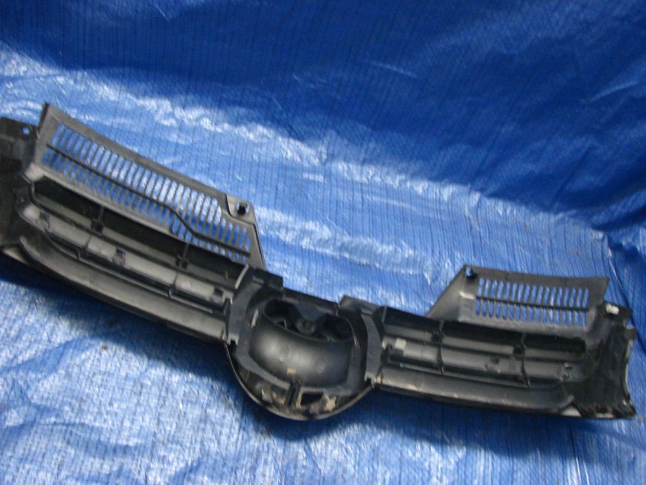 Grill atrapa  VW Golf V stan bardzo dobry 1K0.853.655C ORGINAŁ