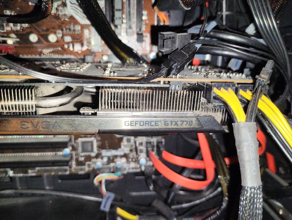 Komputer stacjonarny do użytku codziennego oraz do gier