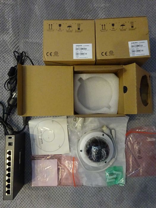 3 x kamery Hikvision + switch TP-LINK POE