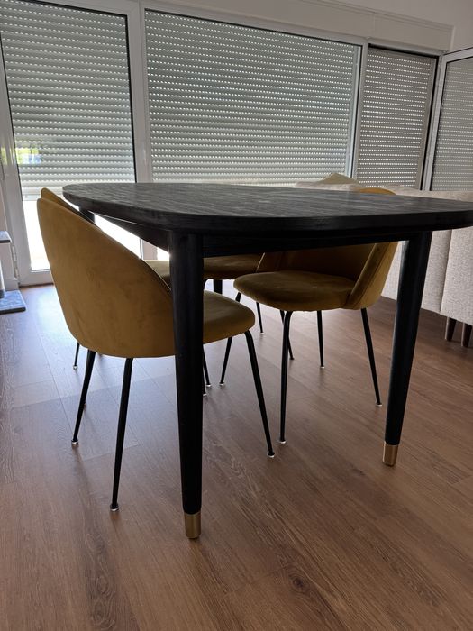 Black Wooden Table64737886805121121