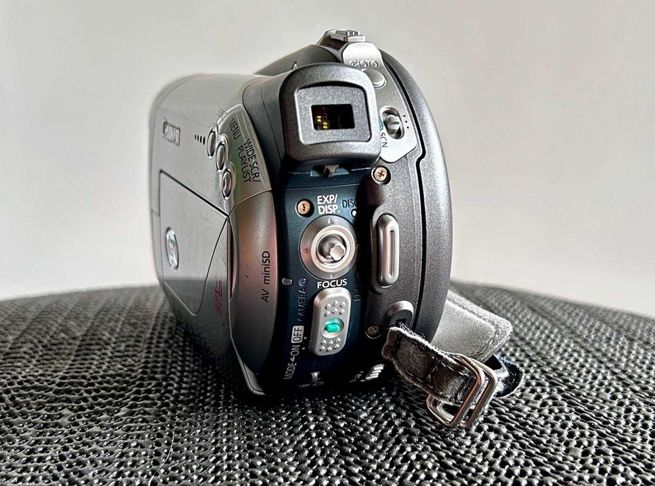 Видеокамера Canon DVD Camcorder PAL DC21
