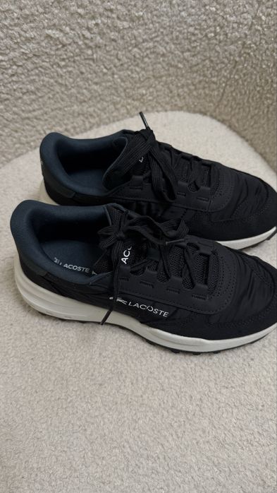 Жіночі кросівки Lacoste