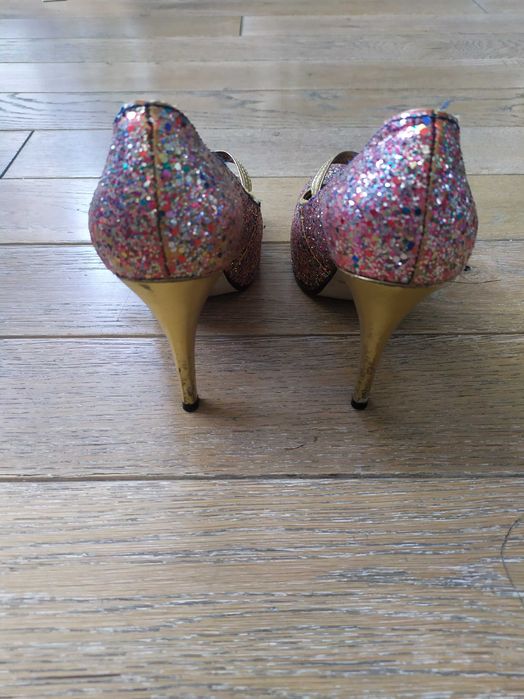 Brokatowe czółenka na obcasie Kolorowe Błyszczące szpilki