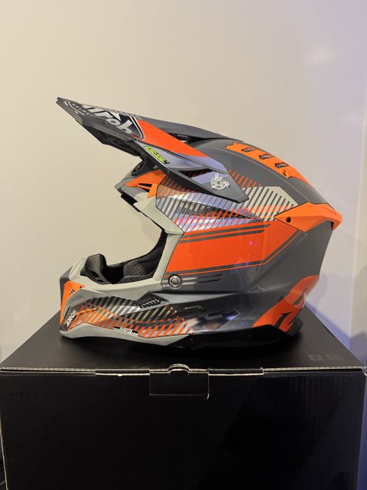 Airoh Aviator 3 - Wave Orange Chrome (NOVO)