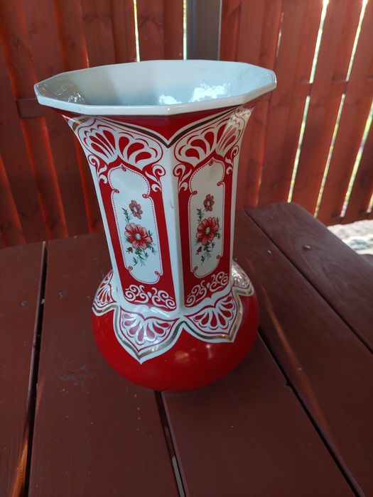 Porcelanowy wazon chodzież vintage ręcznie malowany