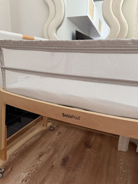 Łóżeczko dostawne na kółkach SnuzPod Studio dostawka