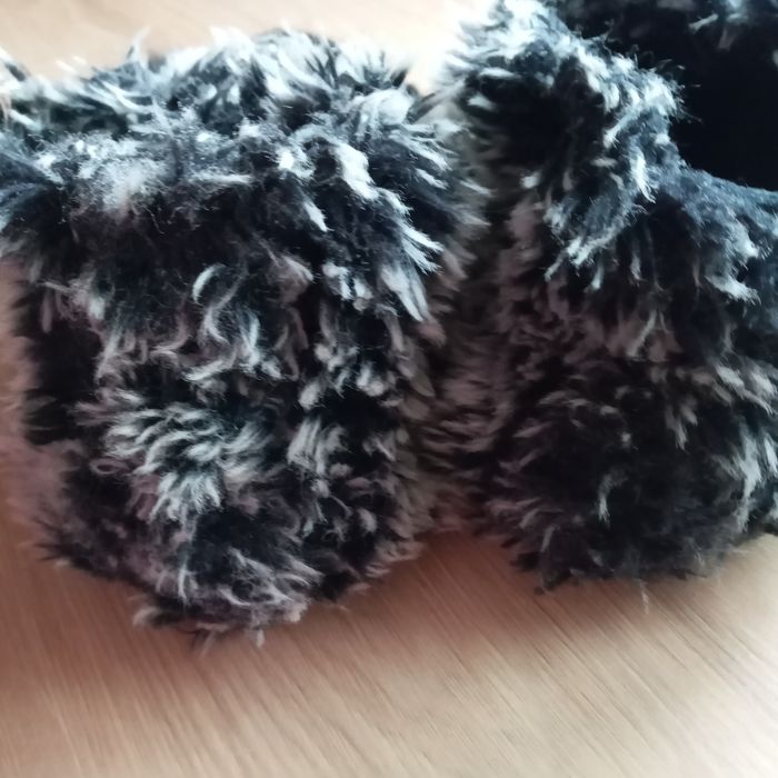 Тапки- лапки. Тапочки для дому.