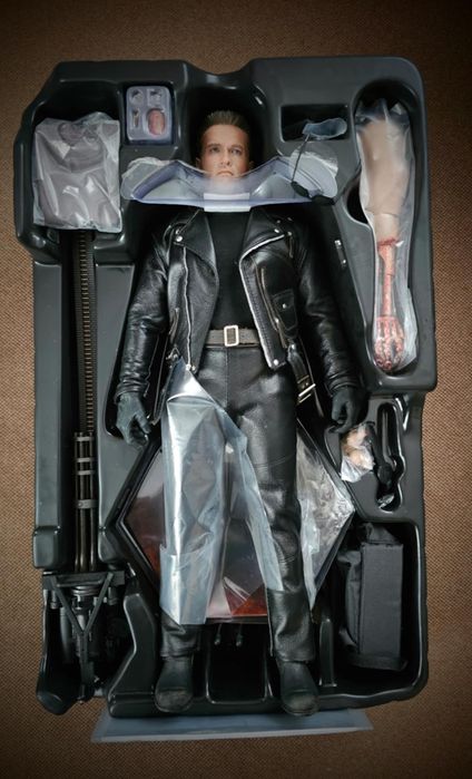 Terminator 2.0  Hot Toys 1/6