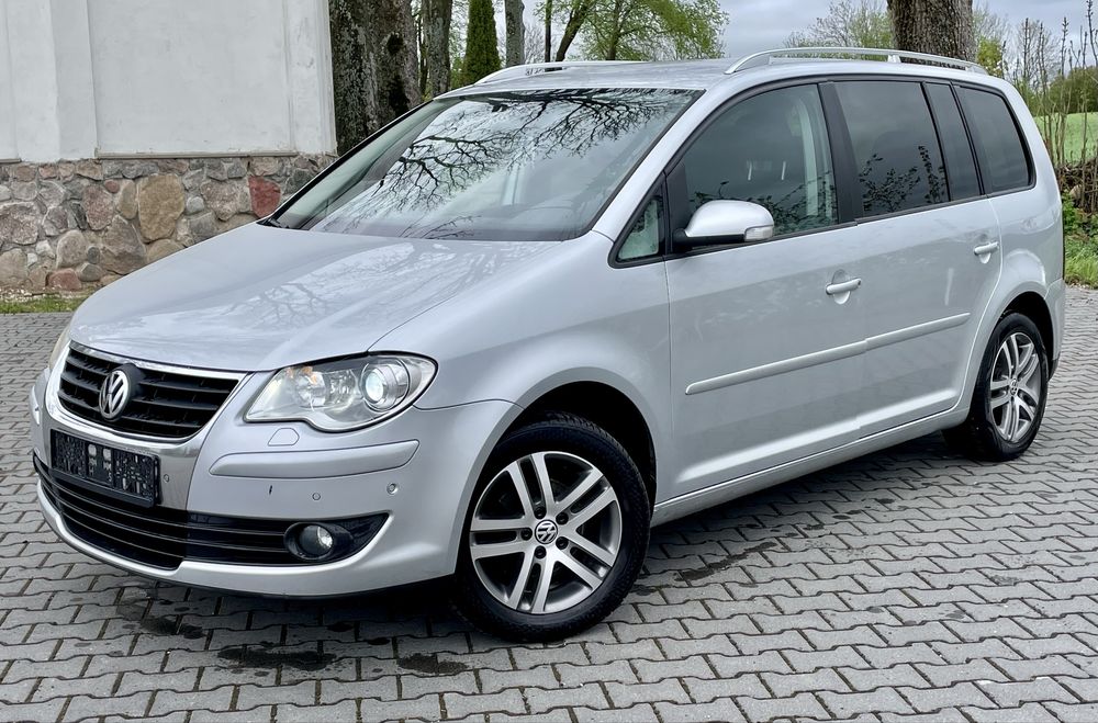Volkswagen Touran 2.0TDI 2009 Rok