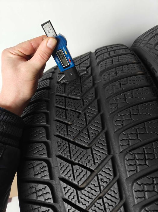 Шини зимові 2шт r21 275 35 Pirelli Sottozero³ низькопрофільні
