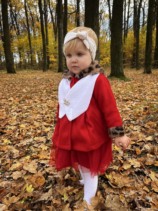Наряд для осінньої фотосесії, червоне пальто для дівчинки,образ для фо