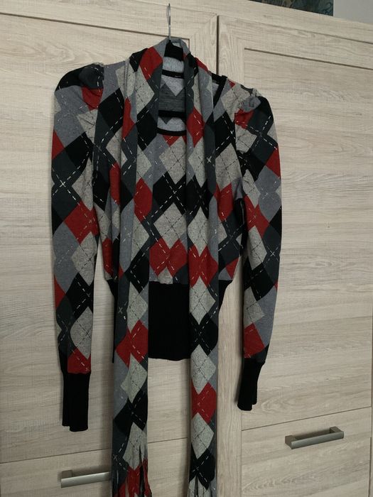 Продам худи , свитера все за 600 гр