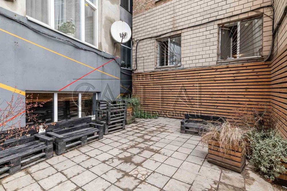 Оренда комерції фасад ТРАФІК ресторан бар тераса Шевченківський Центр