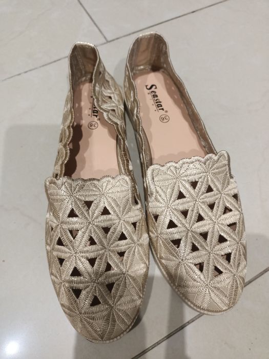 Buty   złote  36