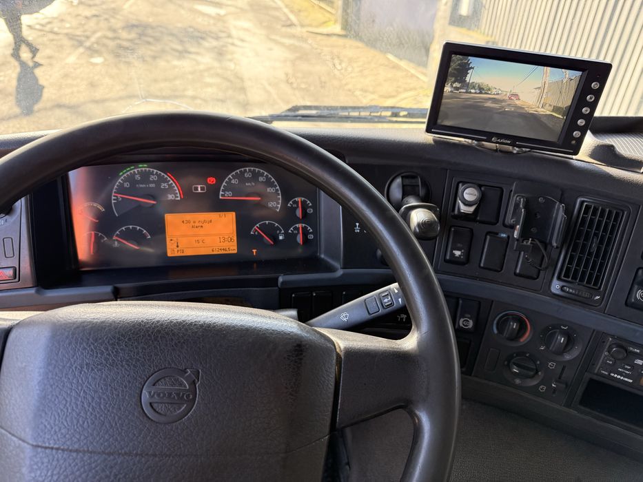 VOLVO FM360 COM GRUA HMF 1560 APENAS 600.000km ###OPORTUNIDADE###