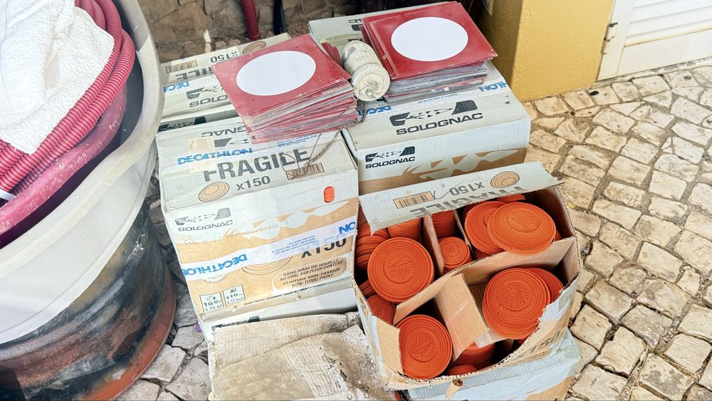 Maquina para tiro aos pratos + 10 cx’s x 150 pratos cada