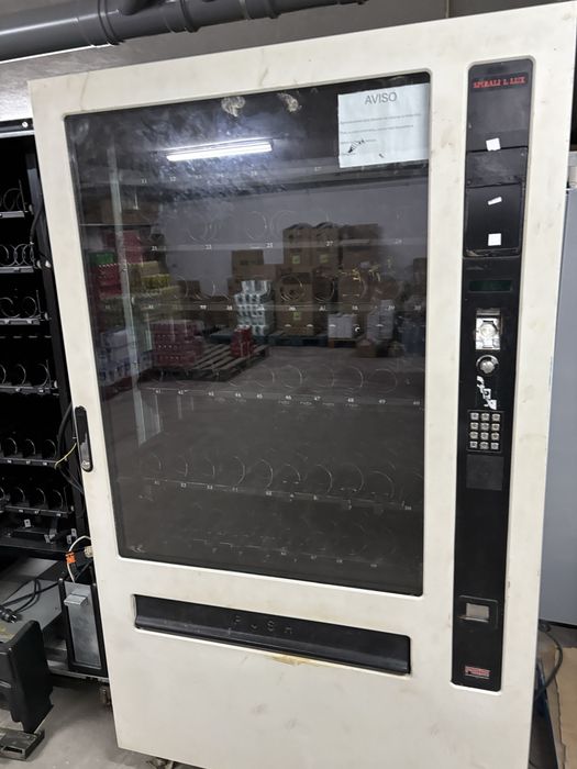 Maquina snacks vending