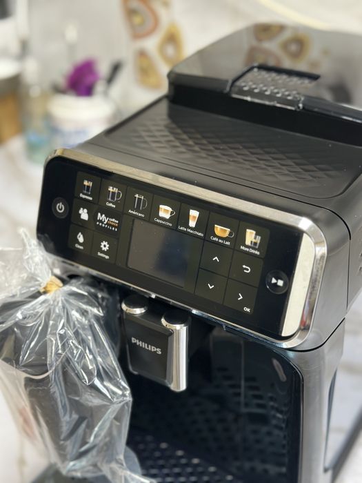Зернова кавоварка philips latte go 5400 сток стан новоі
