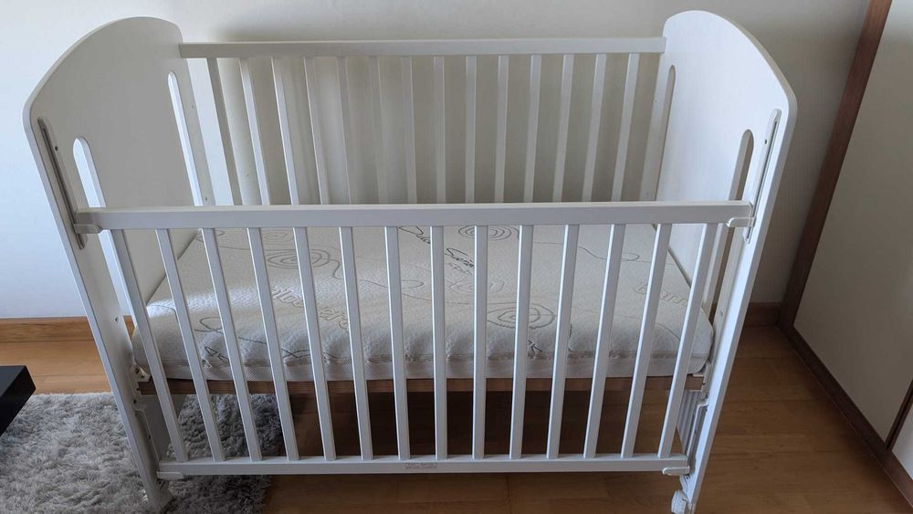 Cama de grades Trama e colchão dolces suenos