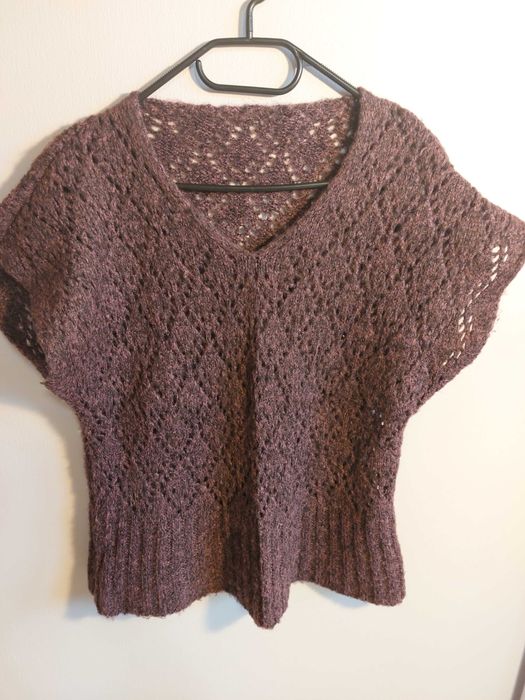 Lekki, ciepły sweter-kamizelka