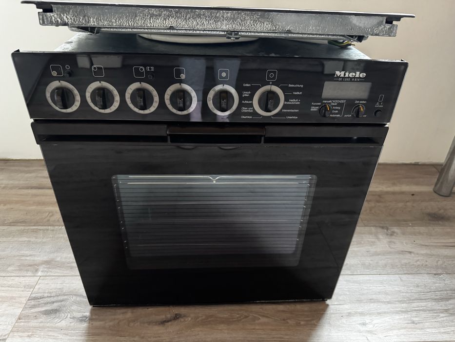 Духовка вбудована та варильна поверхня miele
