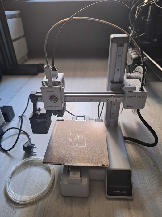 Bambu Lab A1 mini 3D Printer + 2 Filamenty + PEI Build Plate