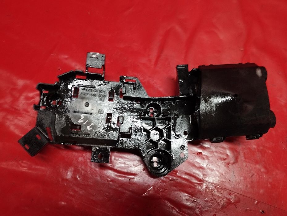 Крепление плючової клеми Mercedes Sprinter W907 Спринтер 907