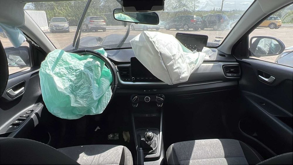Kia Stonic 1.2i CVVT - SALVADO - 2023
