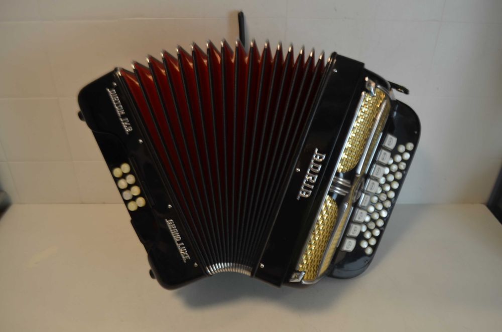 Concertina Adria 4 voz Do N 227