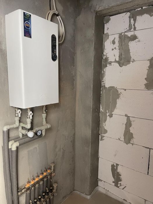 ПРОДАЖ 2к кв., не кутова, ЦЕНТР, Н/Б, 70% ремонту, 6пов., 82,5 м кв.