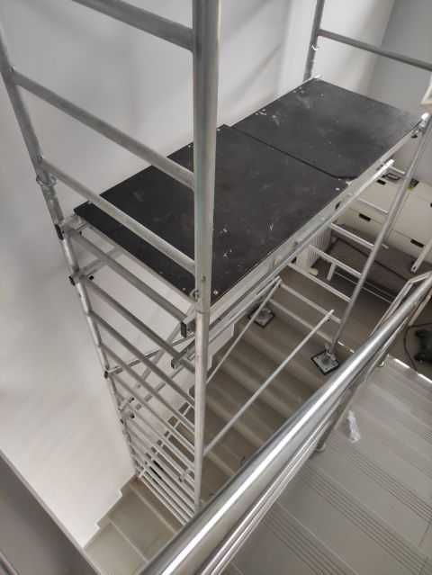 Wypożyczę RUSZTOWANIE na SCHODY zabiegowe ze spocznikiem wąskie