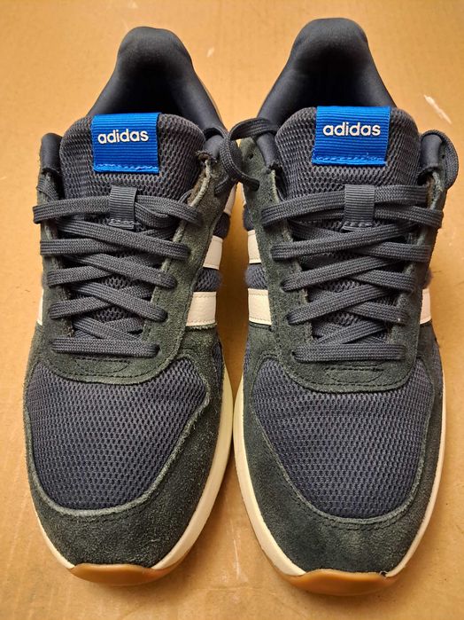 кроссовки Adidas оригинал 43 размер стелька 27.5см