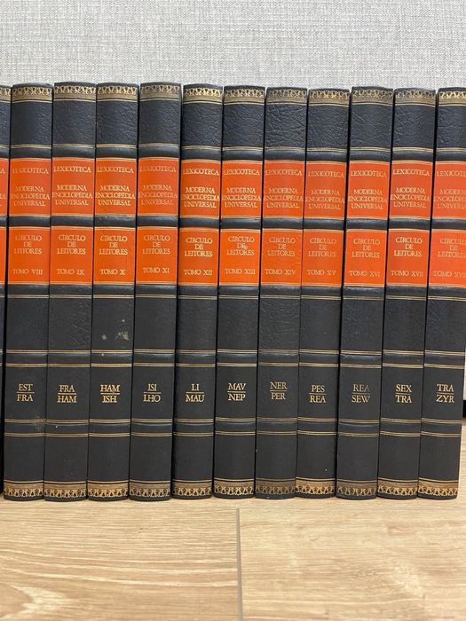 Moderna enciclopedia univesal 18 volumes Lexicoteca
