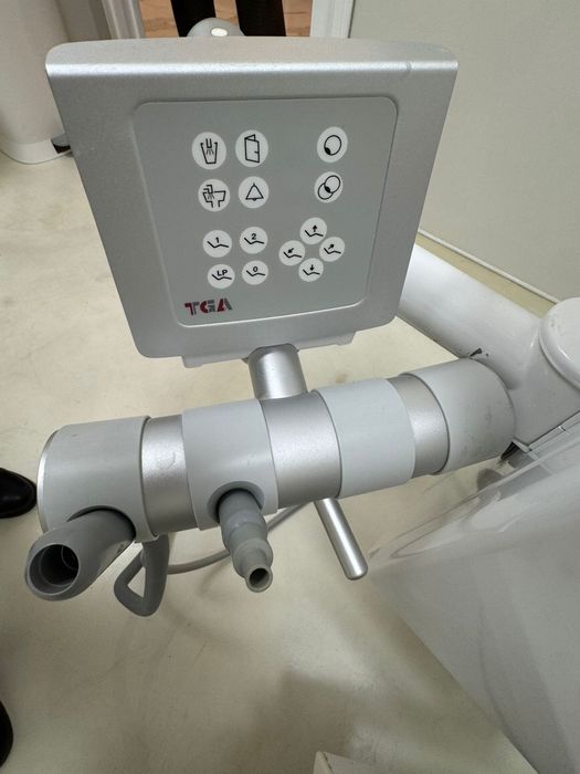 Cadeira dentaria usada a funcionar 100%