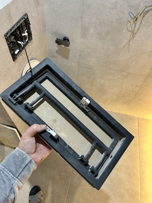 Люк ревізійний 40×20, нажимний, під плитку