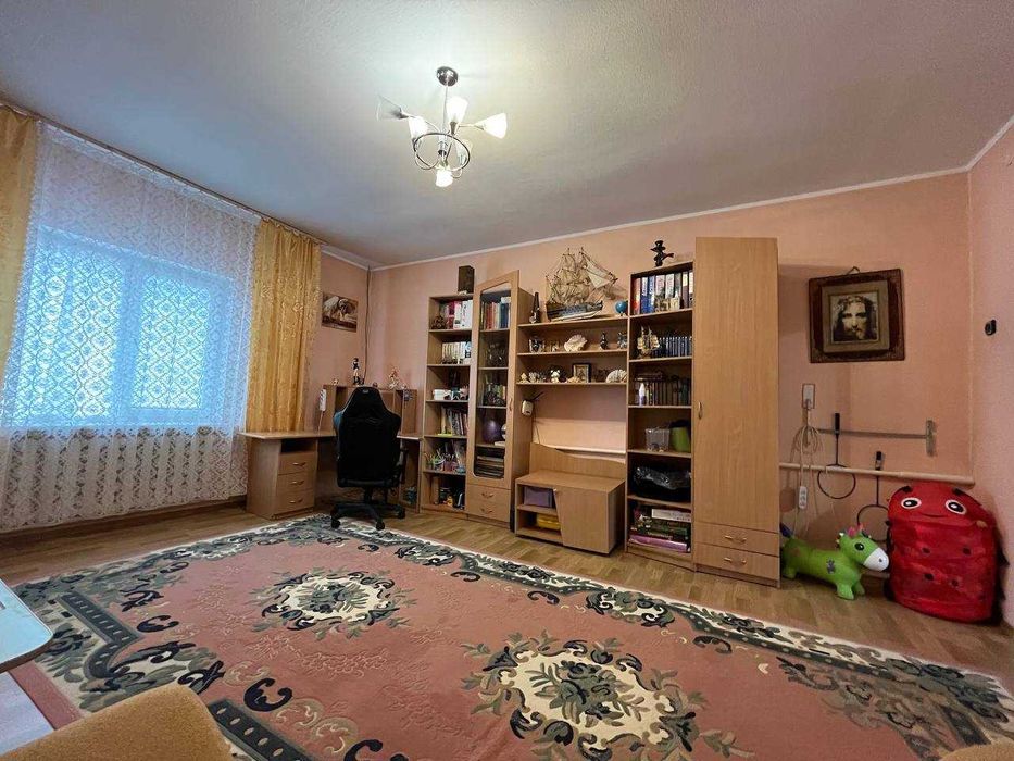 Продам добротный 2-х этажный дом вблизи реки и сосновой рощи