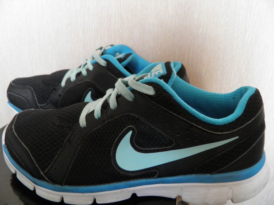NIKE obuwie sportowe do biegania damskie  36.5/23 cm