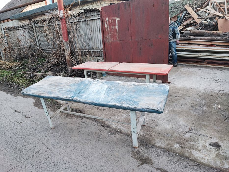 Массажный стол кушетка стационарный сварной  металлический