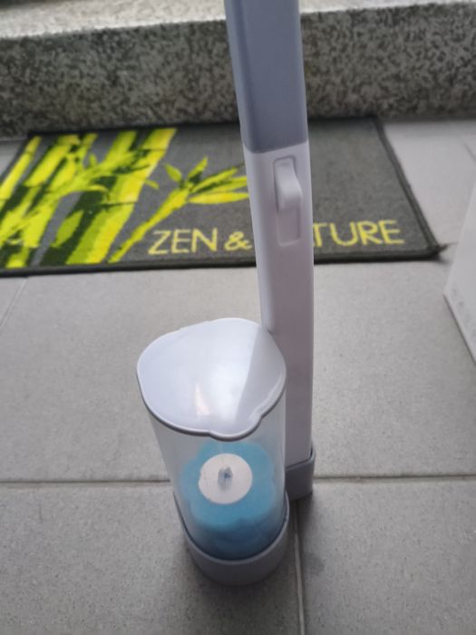 Escova de sanita perfurmada