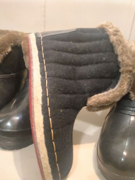 Продам самошиті валянки 900