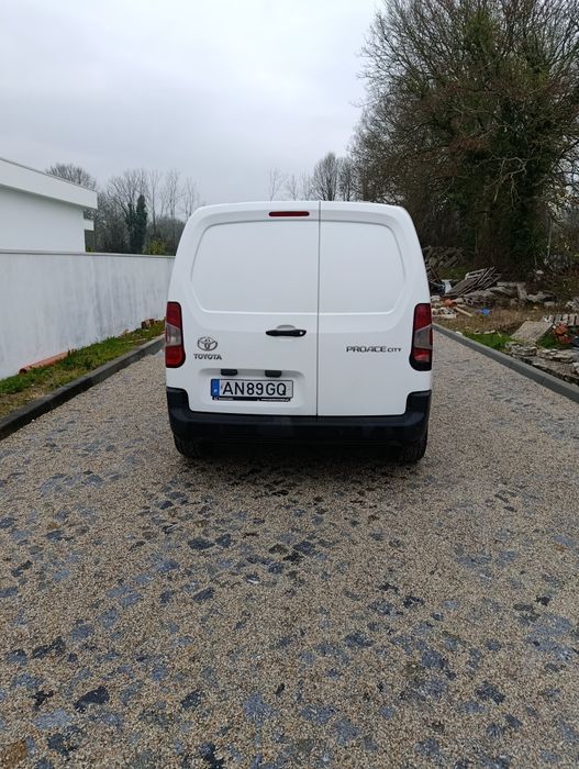 Carrinha Toyota 2022